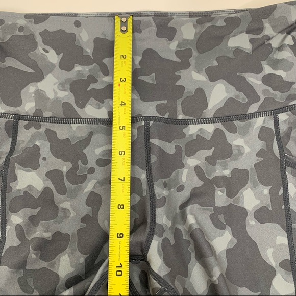 Ideology Camo Print Athletic Bike Shorts In Stadium Gray Nwt Size Small - Picture 13 of 14